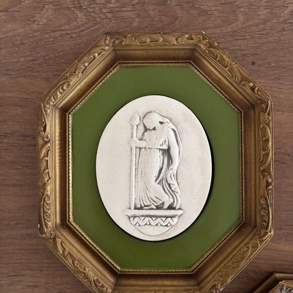 Vintage Set of Devonware Chalkware Wall Art, Greek Figurines - Picture 2 of 5